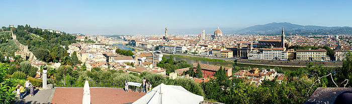 700px-View_of_Florence_from_Piazzale_Michelangelo
